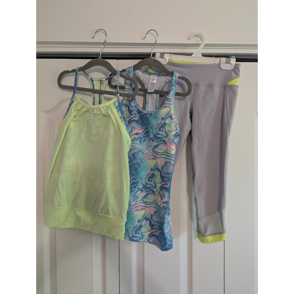 Ivivva by Lululemon Girl's 3-piece tank and crop leggings set 7/8